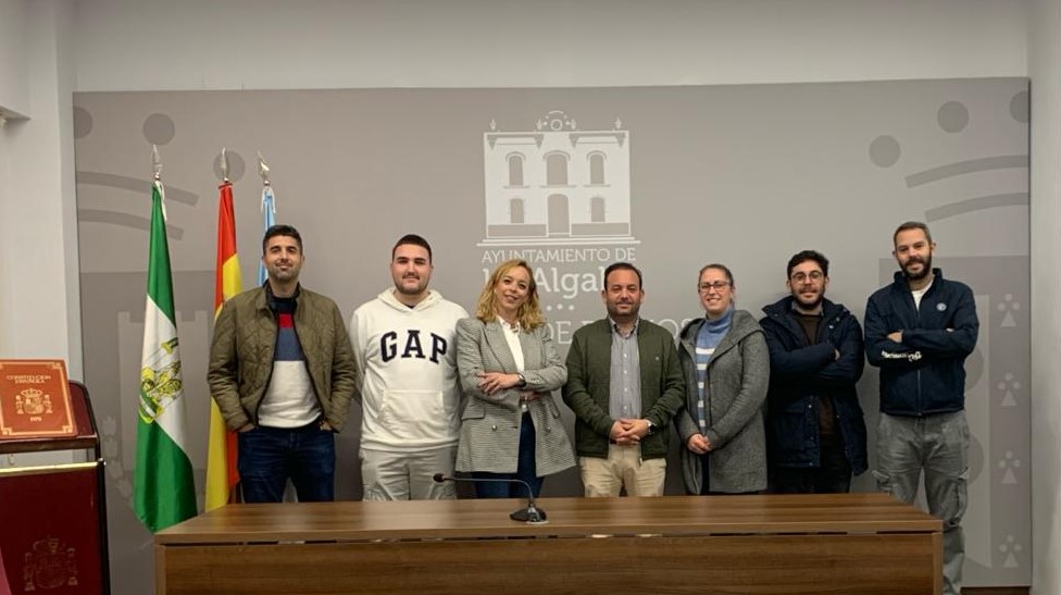 ALCALDE DELEGADA DE RRII Y REPRESENTANTES DE LAS BANDAS (2)